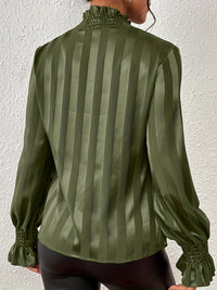 Satin Damenbluse mit langen Ärmeln und gerüschtem Kragen – Noëlle