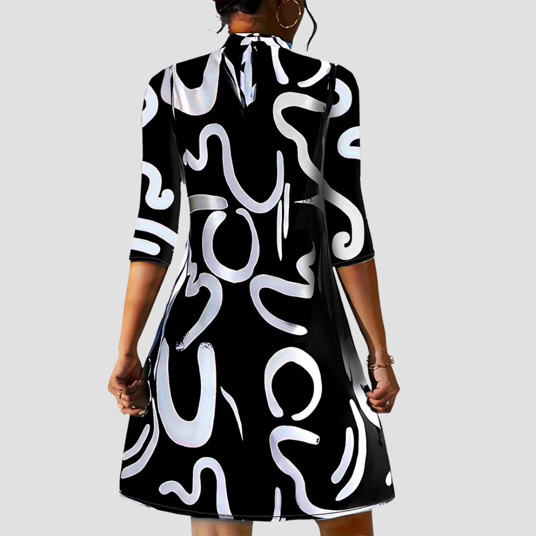 Minikleid mit langen Ärmeln & Rundhalsausschnitt – Elanora