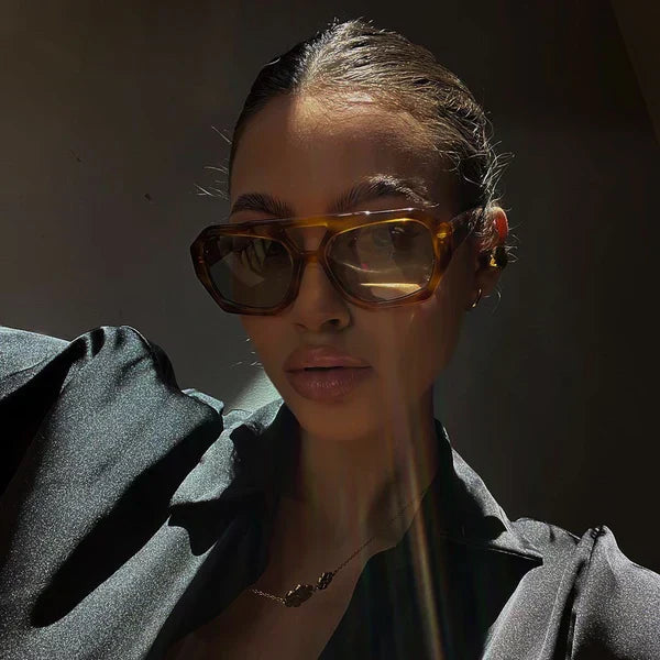 Trendige Sonnenbrille mit Glamour-Detail – Nova