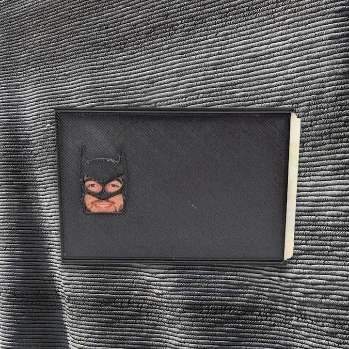 ID-Karten Schutzfolie mit Superheldenlook – ShadowTag