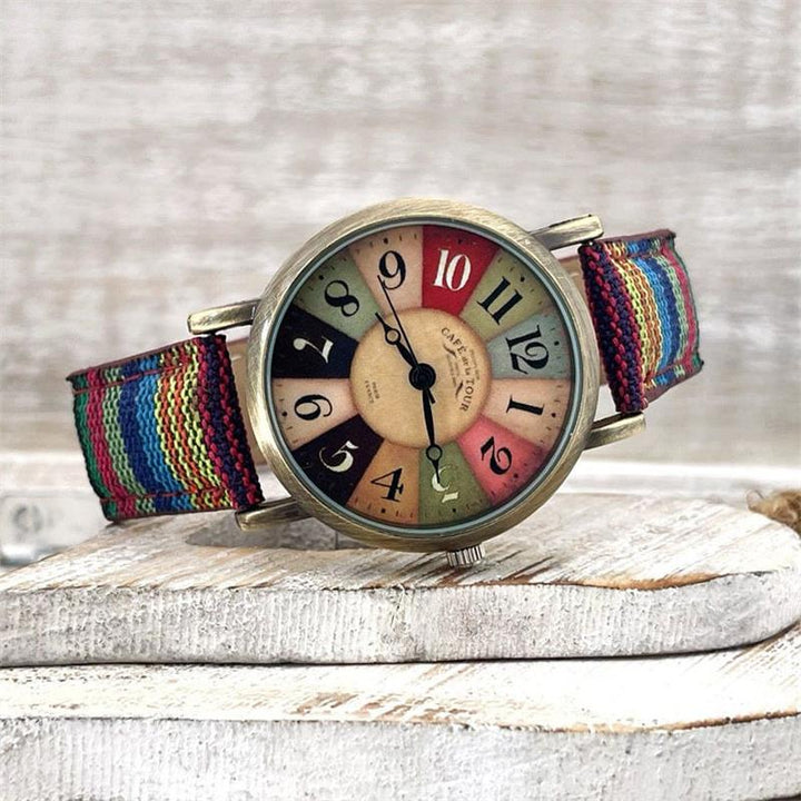 Uhr mit mehrfarbigem Regenbogen-Muster & Geflochtenem Band – Elyvra