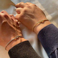Minimalistische Knotenarmband – Elva