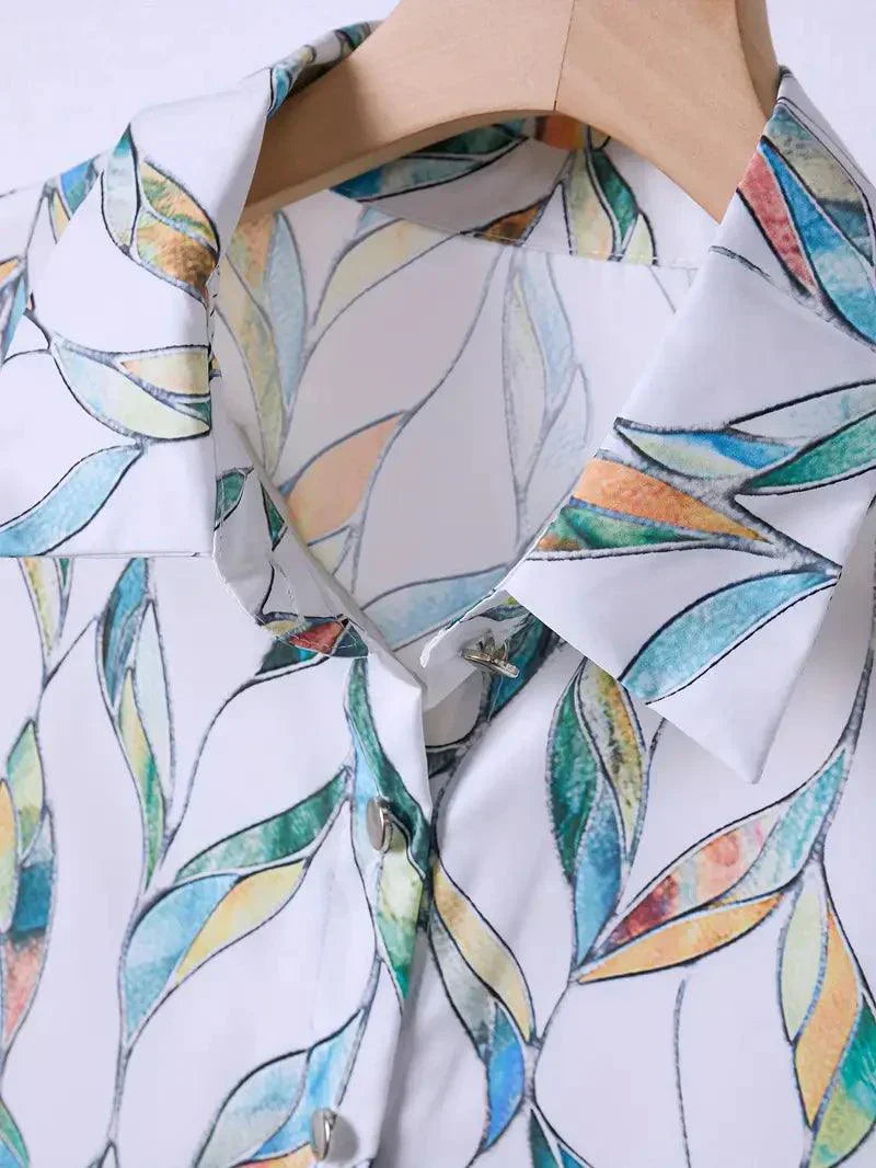 Trendige Damenbluse mit abstraktem Muster und Knopfleiste – Marlene