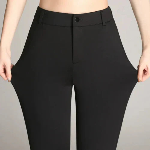 Schlank ausgestellte High-Waist-Hose – Mila