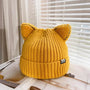 Gestrickte Wintermütze mit Katzenohren – PurrWarm