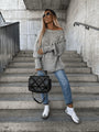 Locker gestrickter Damen Pullover mit Off-Shoulder Design – Amira
