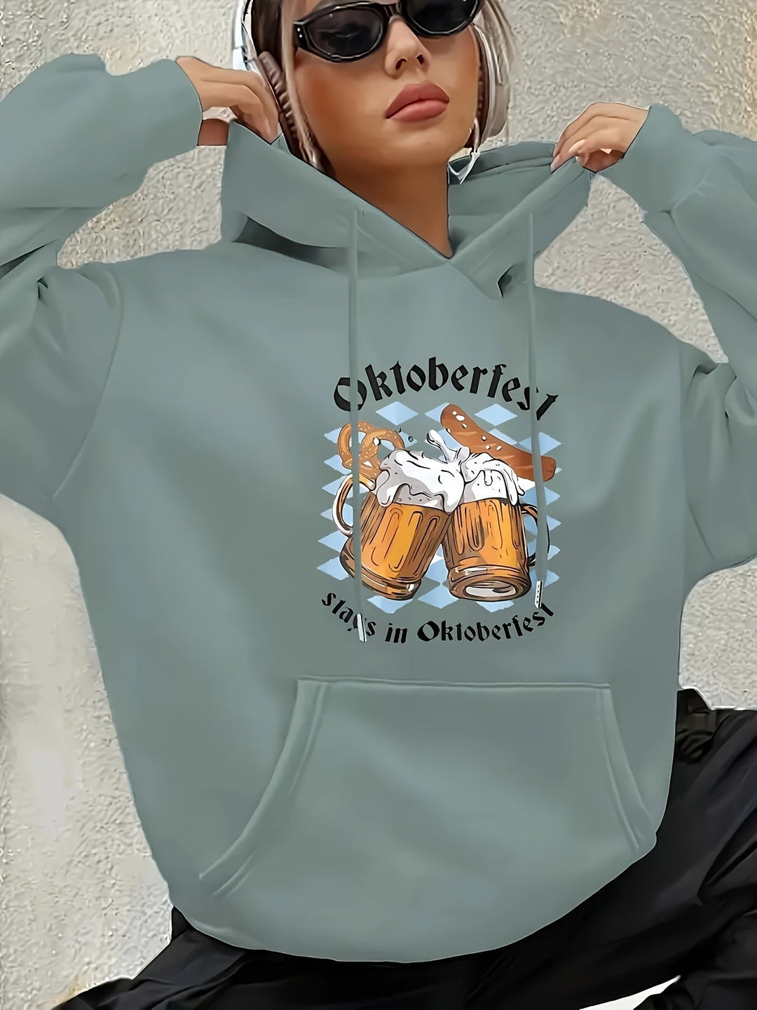 Stylischer Damen Hoodie – Clara Oktoberfest 2025