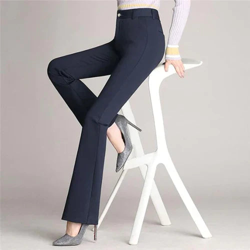 Schlank ausgestellte High-Waist-Hose – Mila