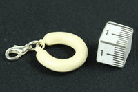 Weißwurst Charm Anhänger (2er-Set) – WeißwurstDuo Oktoberfest 2025