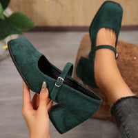 Wildleder Pumps mit Schnalle – Lena Oktoberfest 2025