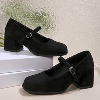 Wildleder Pumps mit Schnalle – Lena Oktoberfest 2025