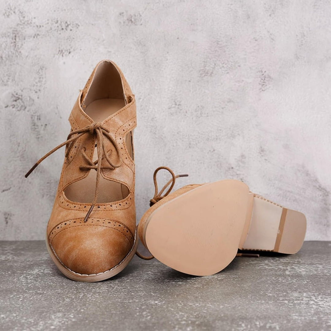 Wildlederoptik Dirndl-Schnürpumps – Katharina Oktoberfest 2025