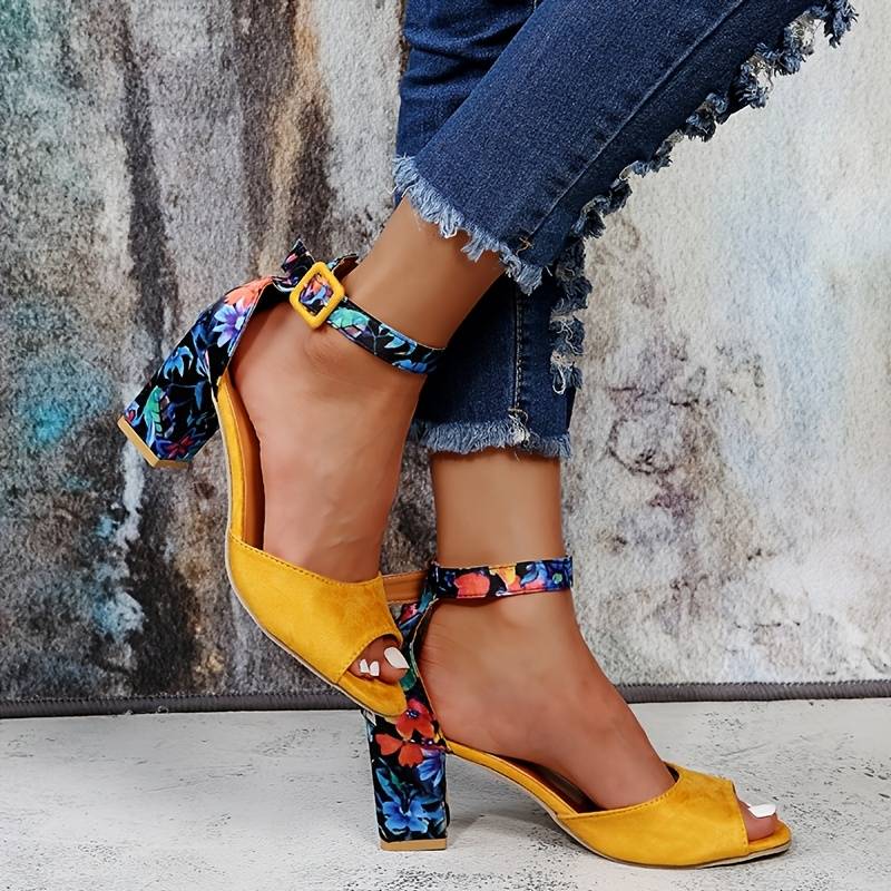 Florale High Heels mit Knöchelriemen – Marcella