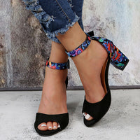 Florale High Heels mit Knöchelriemen – Marcella