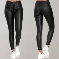 Schwarze Damen-Lederhose, eng anliegend, hohe Taille, modisch, bequem, ideal für Freizeit.