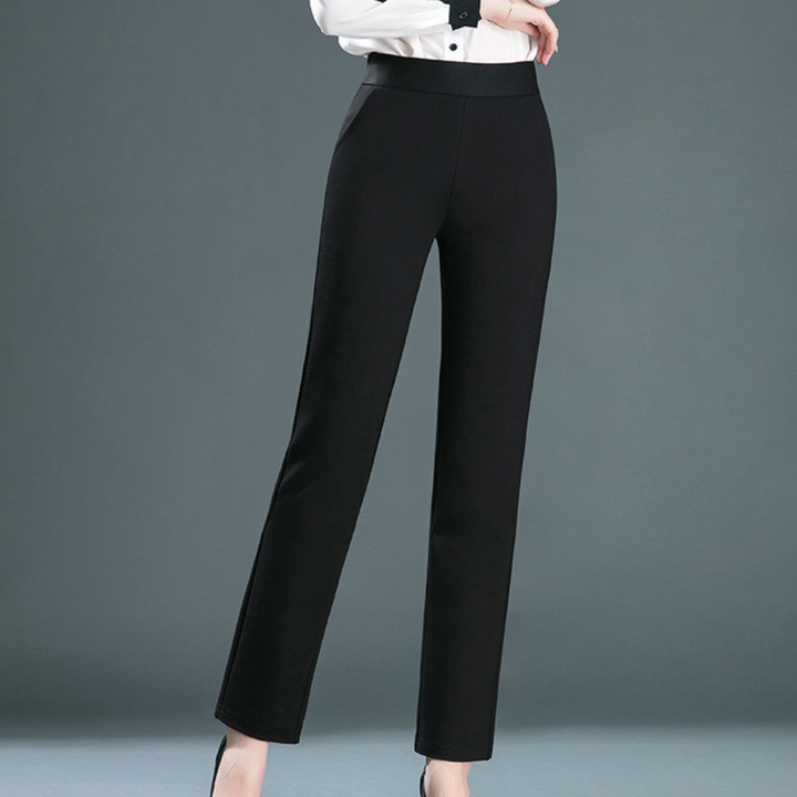 Schwarze Damenhose, gerade geschnitten, elegant, Business-Look, hochwertige Stoffqualität.