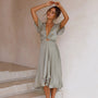 Sommerkleid mit schmeichelhaftem Schnitt und luxuriösen Details – Lana
