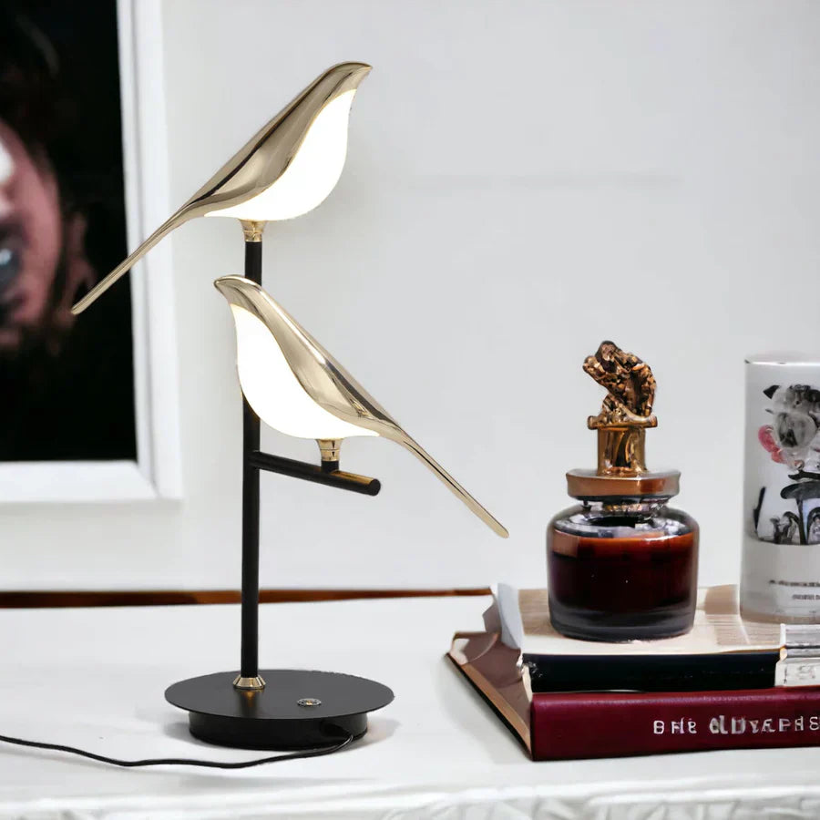 LED Tischlampe mit stilvollem Design - AvaBird