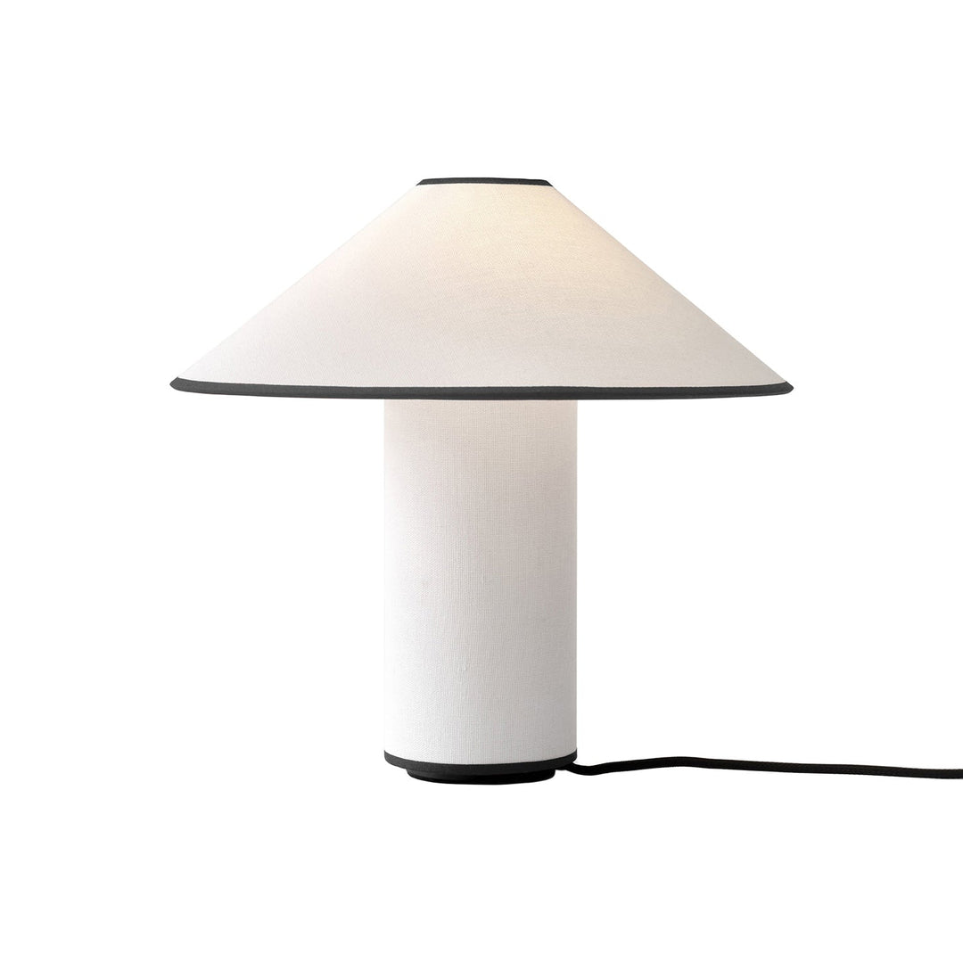 Tischlampe mit Stoffschirm – Lunara