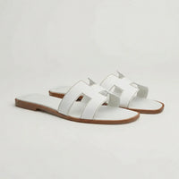 Flache Sandalen Mit Ausgeschnittenem Riemendesign - Kerry