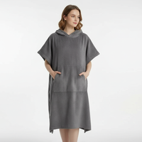Geräumiger Handtuch-Poncho - KangarooCover