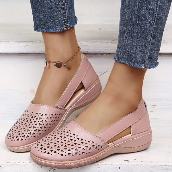 Orthopädische Slipper mit Ausschnitten - Lena