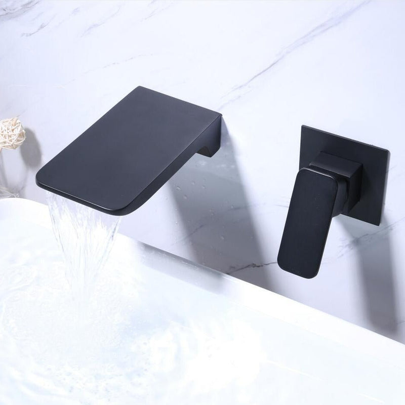 Sensor Wandhahn mit Wasserfallauslauf – Fluxis