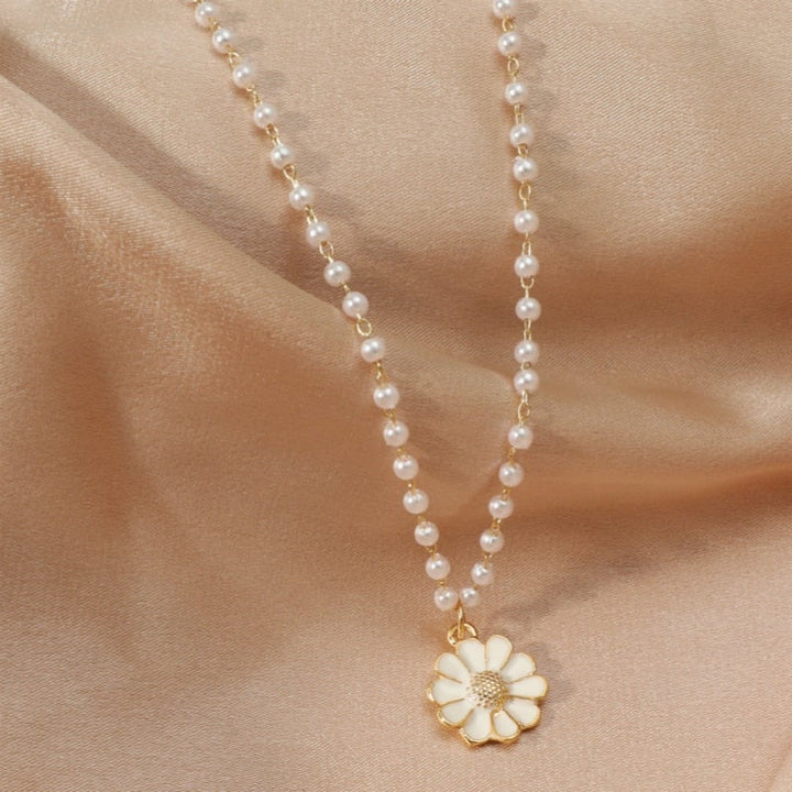 Halskette Mit Anhänger - PetalPearl