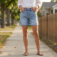 Hochgeschnittene Jeansshorts Im Used-Look - Courtney