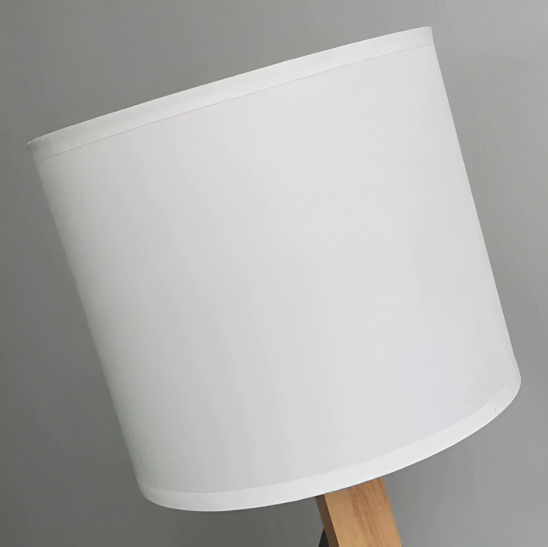 Flexibler Robot Schreibtischlampe aus Massivholz – LumoBot