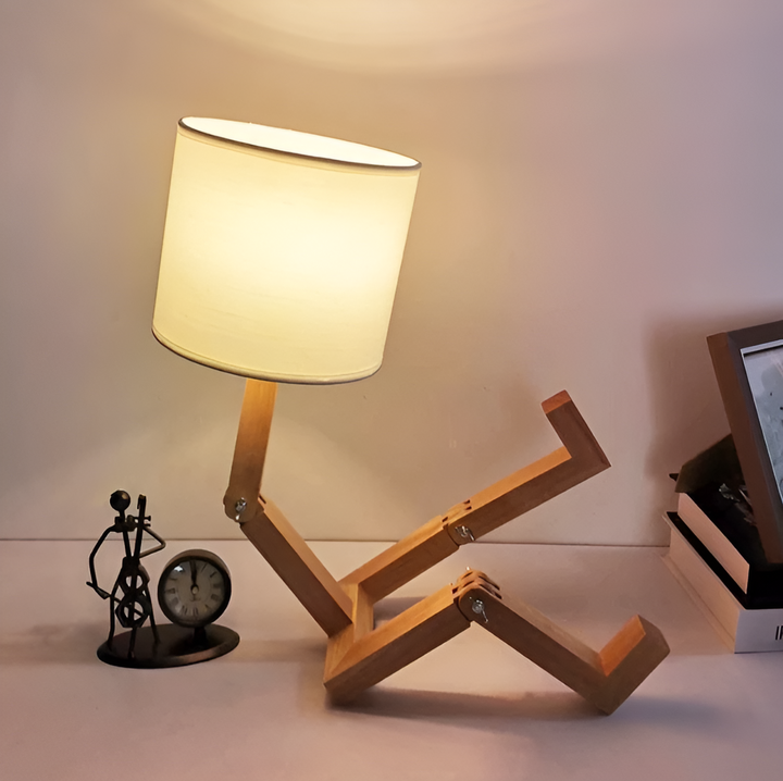 Flexibler Robot Schreibtischlampe aus Massivholz – LumoBot