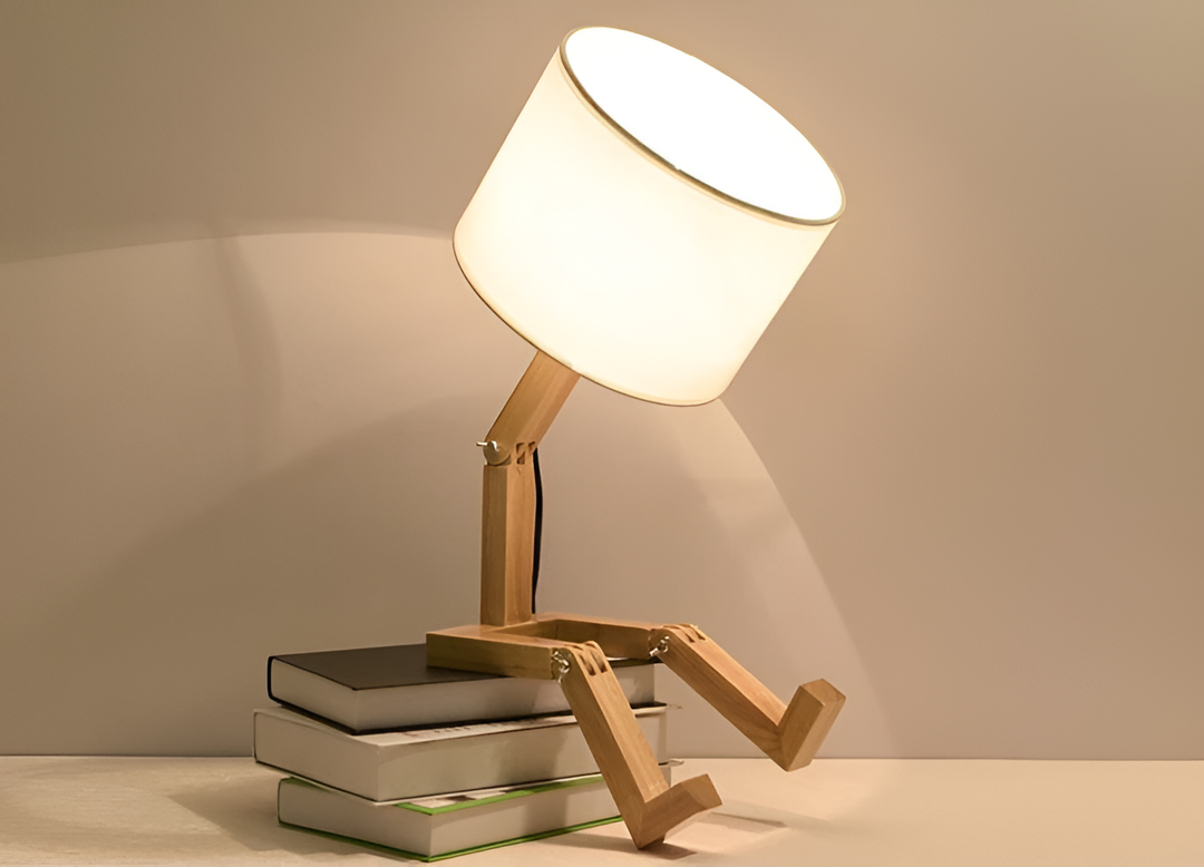 Flexibler Robot Schreibtischlampe aus Massivholz – LumoBot