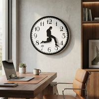 Humorvolle Wanduhr - TickleStride