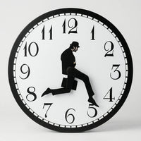 Humorvolle Wanduhr - TickleStride