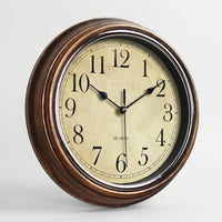 Klassische Runde Wanduhr - ChronoHaven