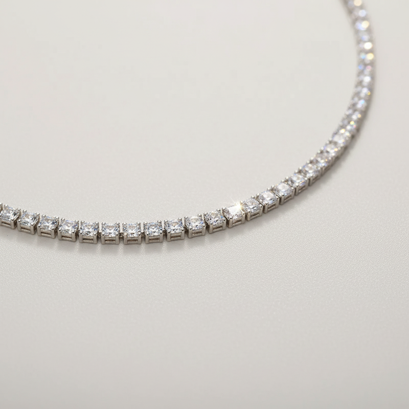 Kristallbesetzte Halskette - CrystalNecklace