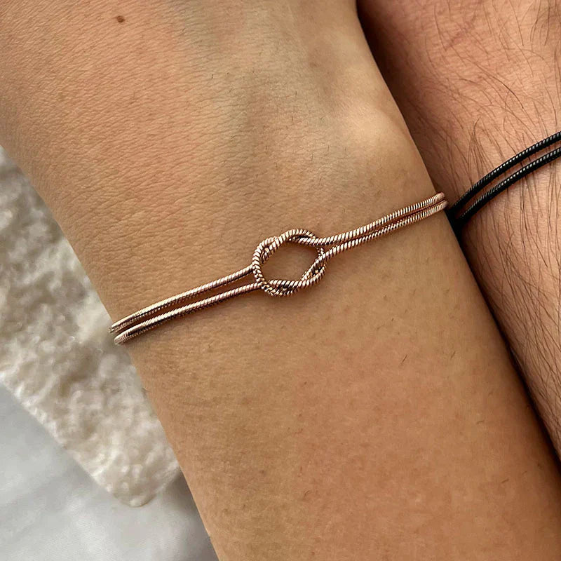 Minimalistische Knotenarmband – Elva