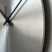 Minimalistische Wanduhr - Chronara