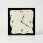 Moderne Quadratische Wanduhr - TimeLuma