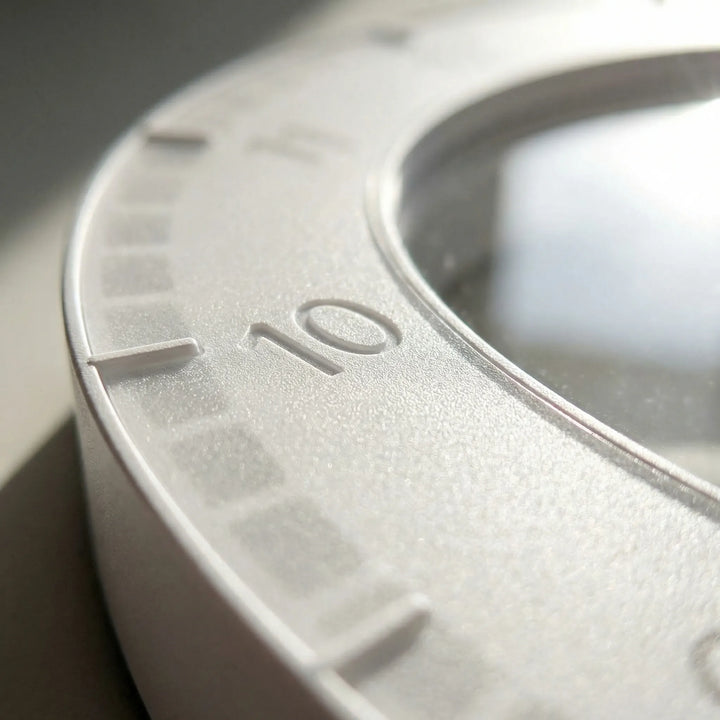 Moderne Ring-Wanduhr - ChronaLoop