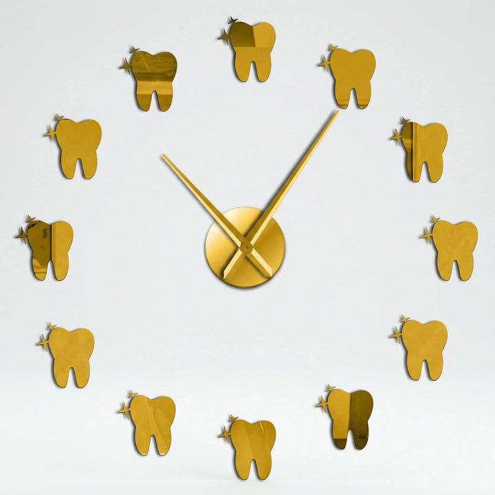 Moderne Wanduhr Mit Spiegeleffekt - DentiqueClock