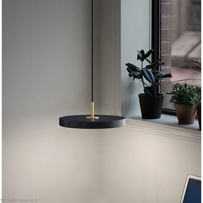 Skandinavische Hängeleuchte mit minimalistischem Design - Lyssa