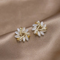 Ohrstecker In Blumenform - BloomGlow