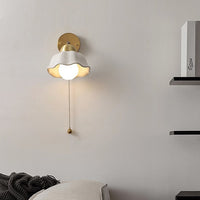 Verstellbare französische Wandleuchte, weiß, Messing, Vintage-Stil, Wohnzimmerbeleuchtung.