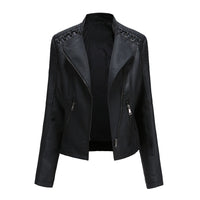 Schwarze Damen-Lederjacke mit Reißverschlüssen, Biker-Stil, modisch, elegant, hochwertig.