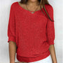 Roter Damenpullover, Strick, lässig, Rundhalsausschnitt, modisch, bequem, Herbstmode.