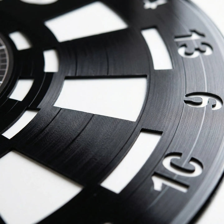 Runde Wanduhr Mit Dart-Motiv - Dartorio