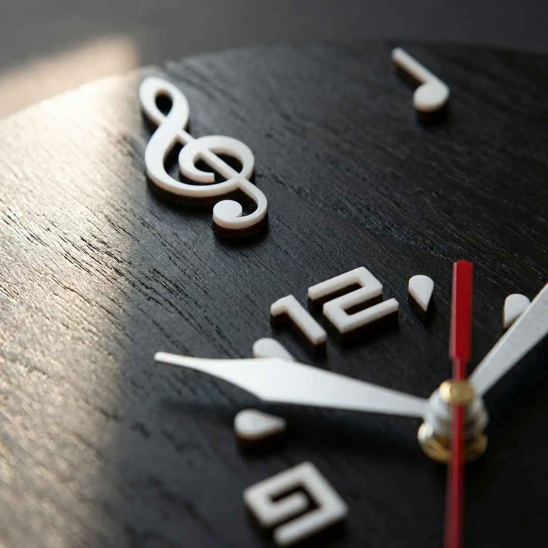 Runde Wanduhr Mit Notenmotiv - Melodiqueo