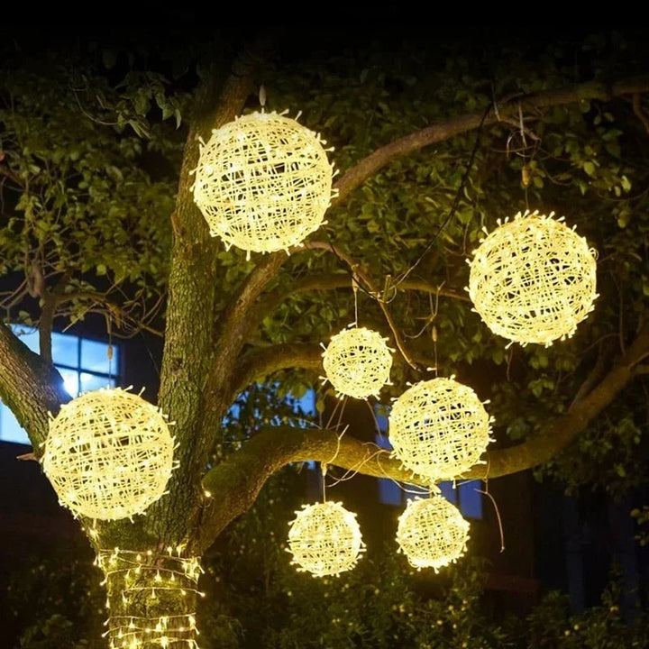 Stimmungsvolle LED-Lichtkugel für drinnen & draußen – Orbola