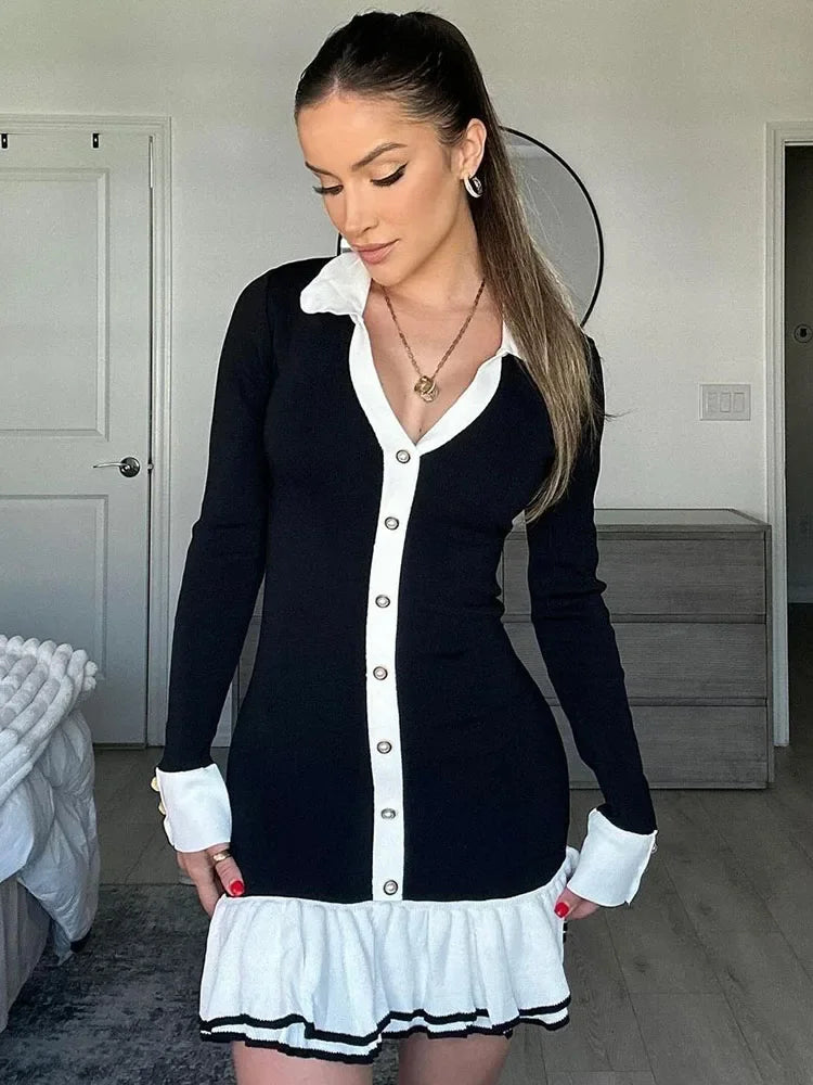 Strick-Minikleid mit Rückenausschnitt und Bandage-Design – Amira